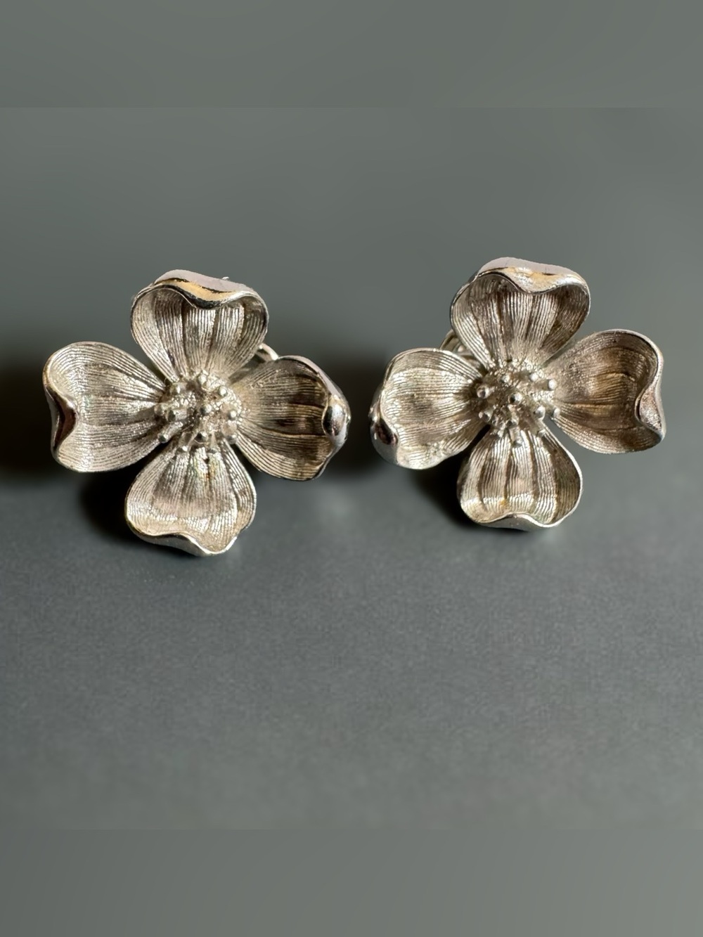 Vtg Crown Trifari Dogwood Flower Clip On Earrings Silver Tone Botanical Garden